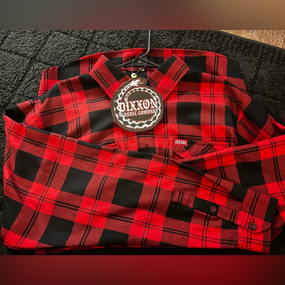 Dixxon Flannel Company Miklo Long Sleeve
Plaid Red